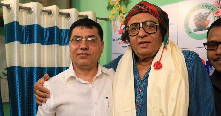 डॉ. मधुरेन्दु पांडे मशहूर अभिनेता रंजीत के साथ