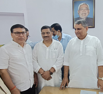 डॉ. मधुरेन्दु पांडे बिहार सरकार के माननीय मंत्रियों के साथ